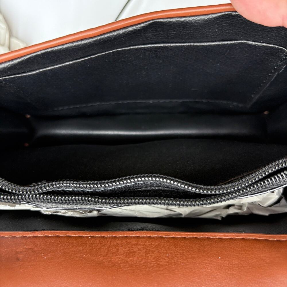 No Brand, cross body purse with studs - Picture 7 of 7